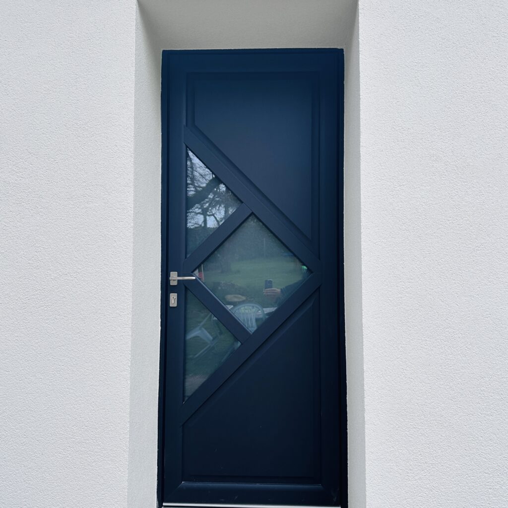 menuiseries pvc et coulissant aluminium ral 9016 pose avant ite