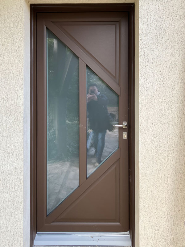 porte d'entrée brun sépia pvc triple vitrage mpo fenêtres tours porte d'entrée brun sépia pvc triple vitrage mpo fenêtres tours