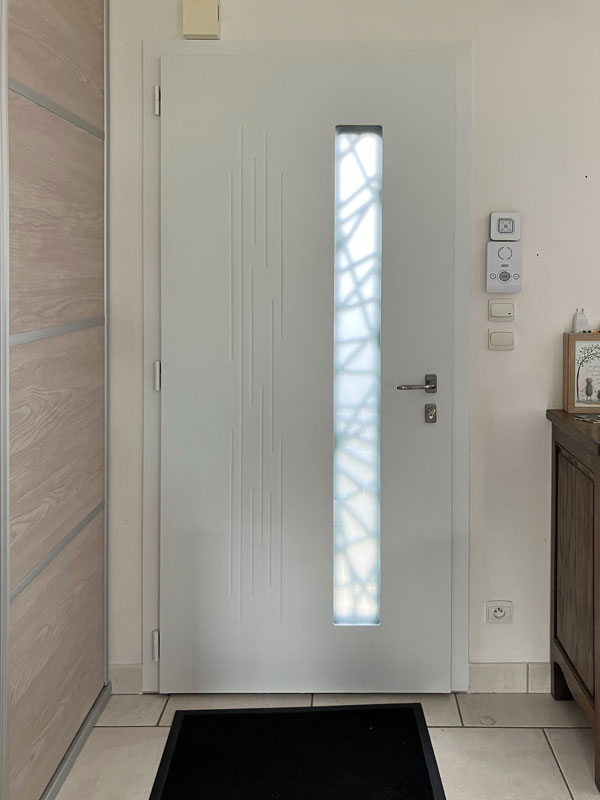 porte d'entrée monobloc avec insert décoratif bicolore mpo fenêtres tours